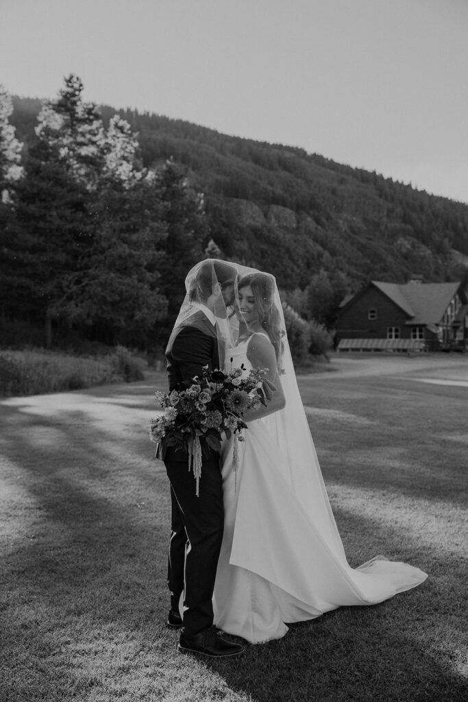 Colorado summer wedding photos
