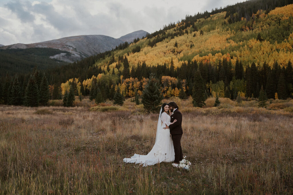 Fall elopement photos in the Colorado mountains