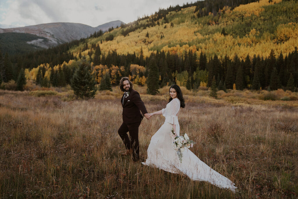 Fall elopement photos in the Colorado mountains