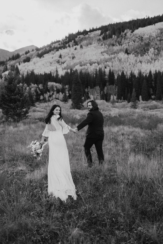 Fall elopement photos in the Colorado mountains