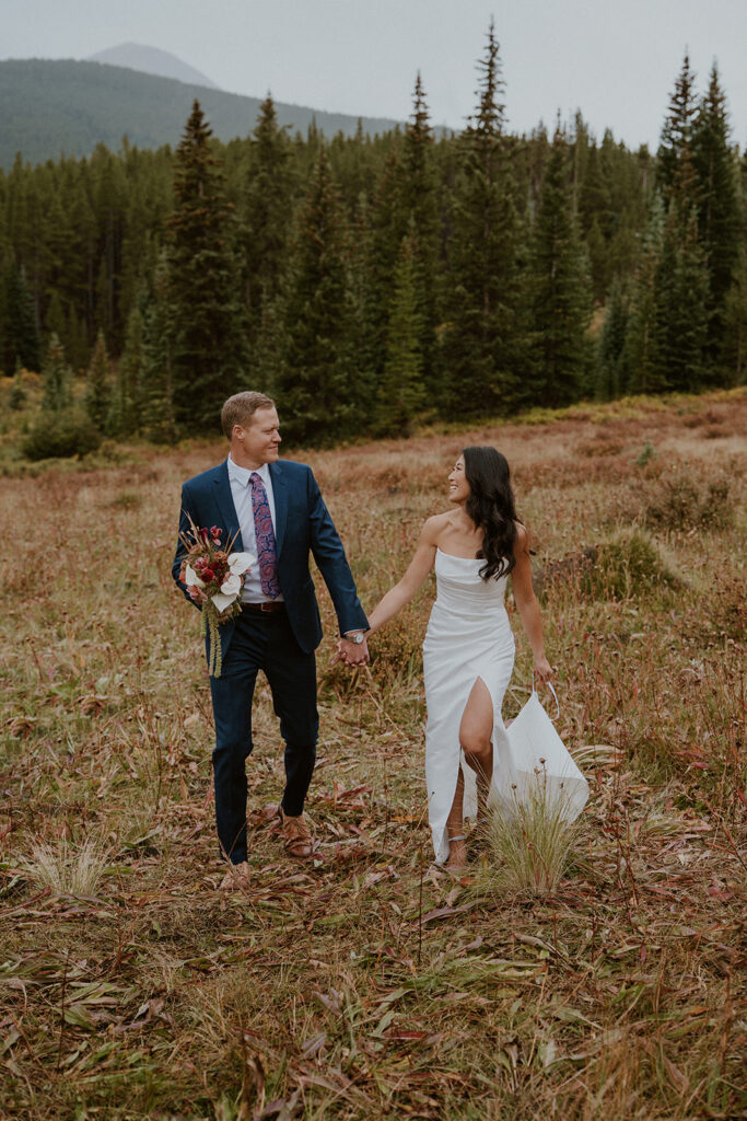 Fall mountain bride and groom photos in Breckenridge, CO