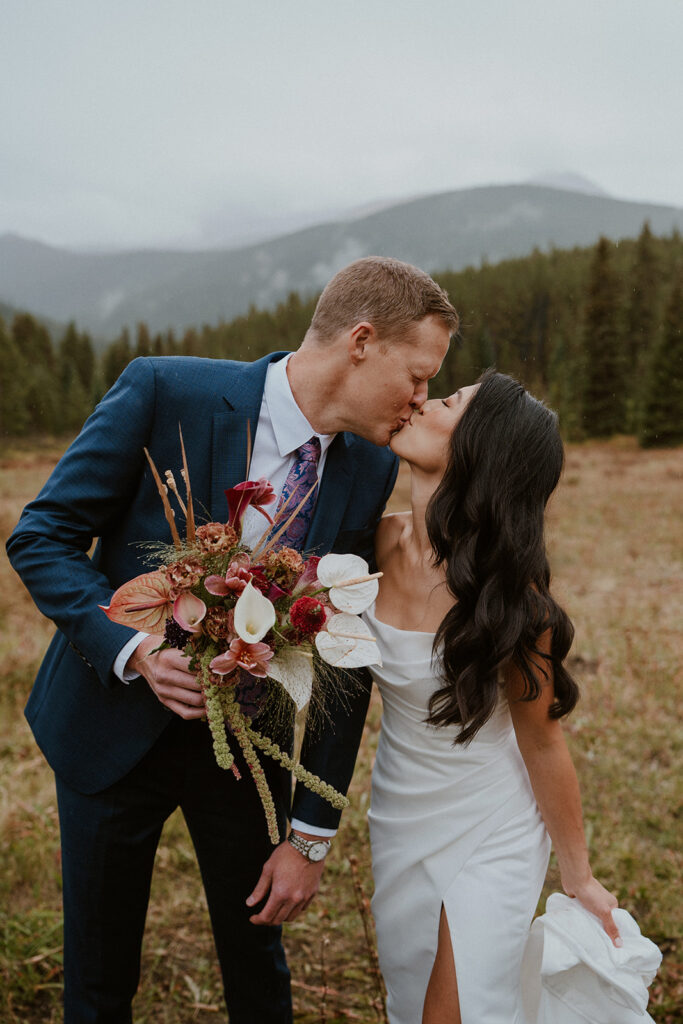 Fall mountain bride and groom photos in Breckenridge, CO
