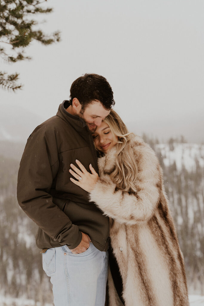 Colorado engagement photos in the snow