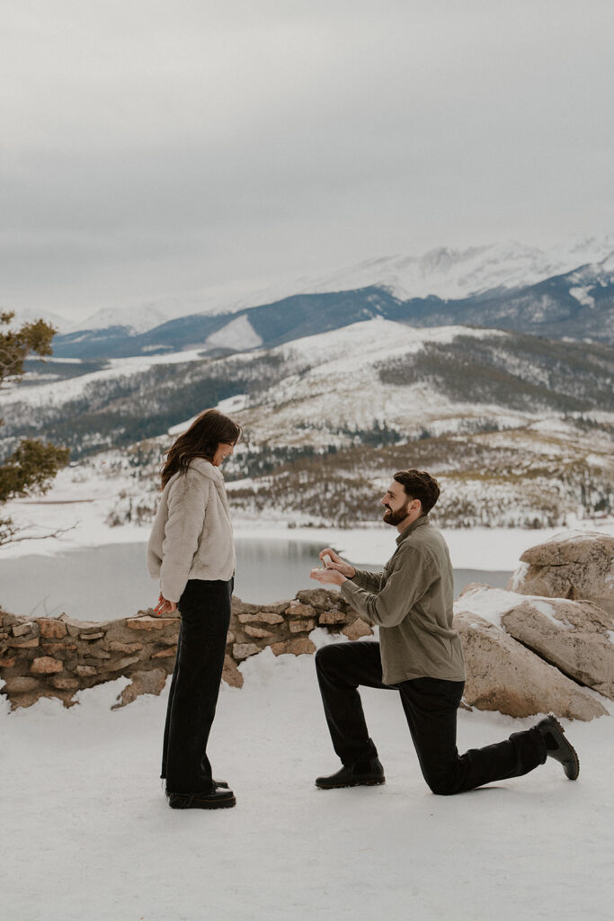 Snowy winter proposal in Colorado at Sapphire Point