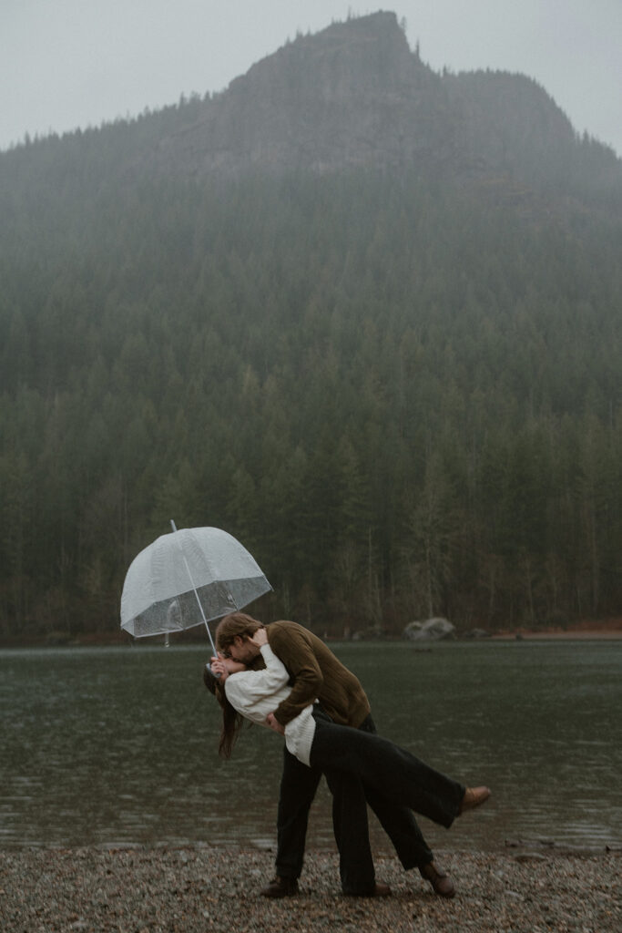 Rainy PNW engagement photos at Rattlesnake Lake near Seattle