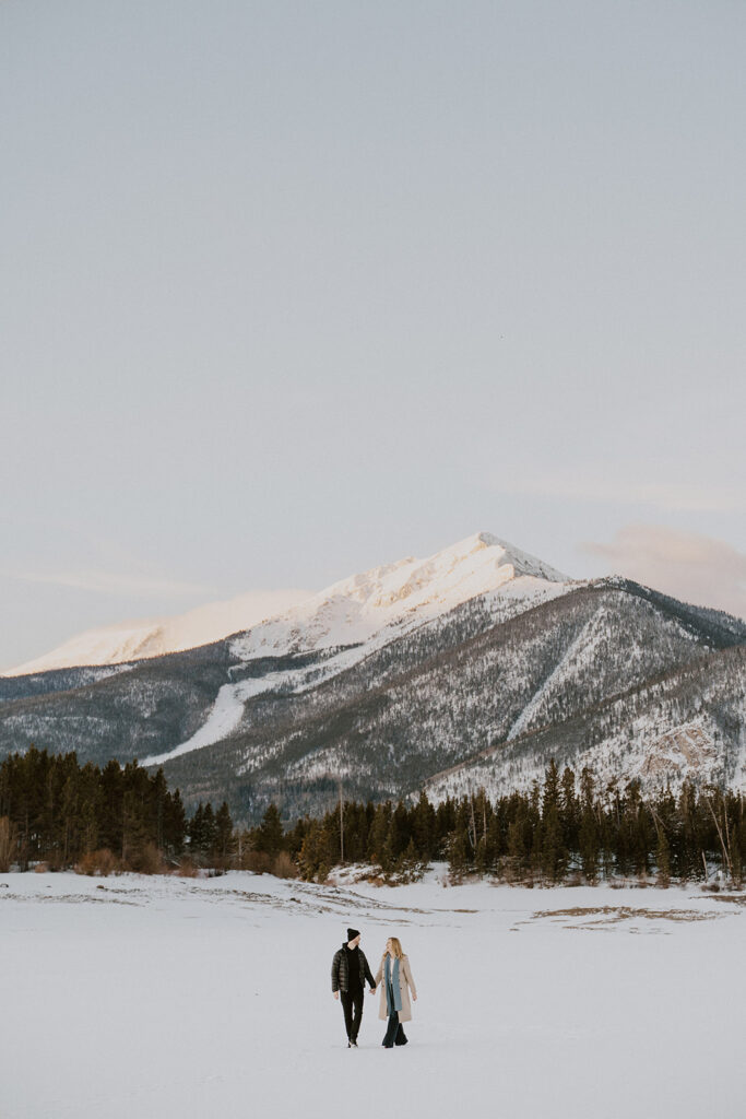 Mountain engagement photos in the winter at Lake Dillon
