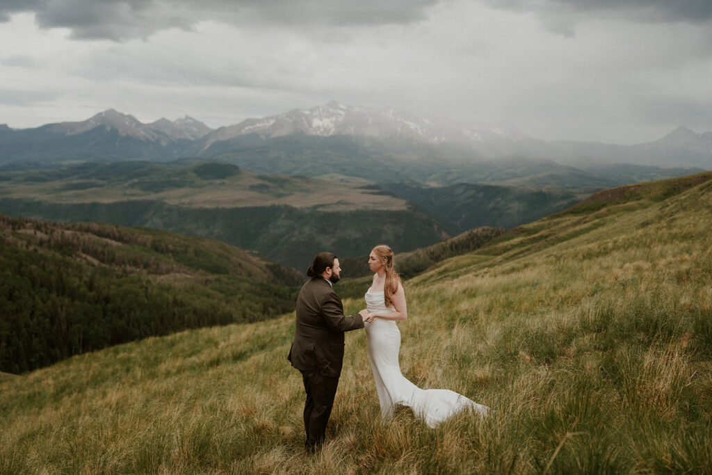 Private vows on public land in Colorado for a mountain elopement