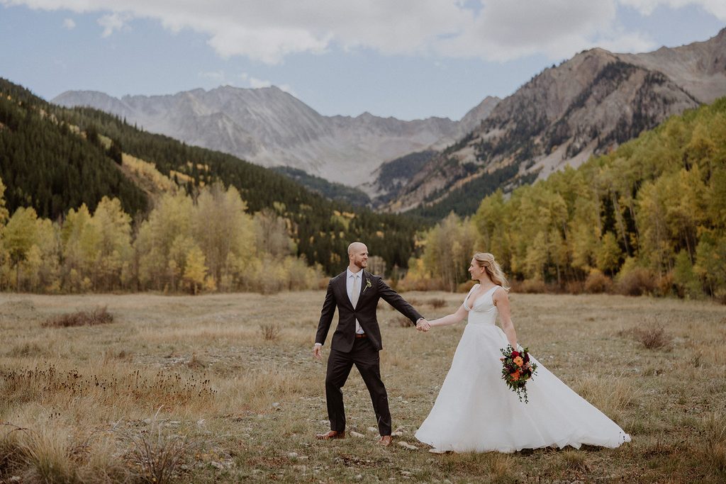 Bride and groom in Aspen, Colorado for their fall elopement