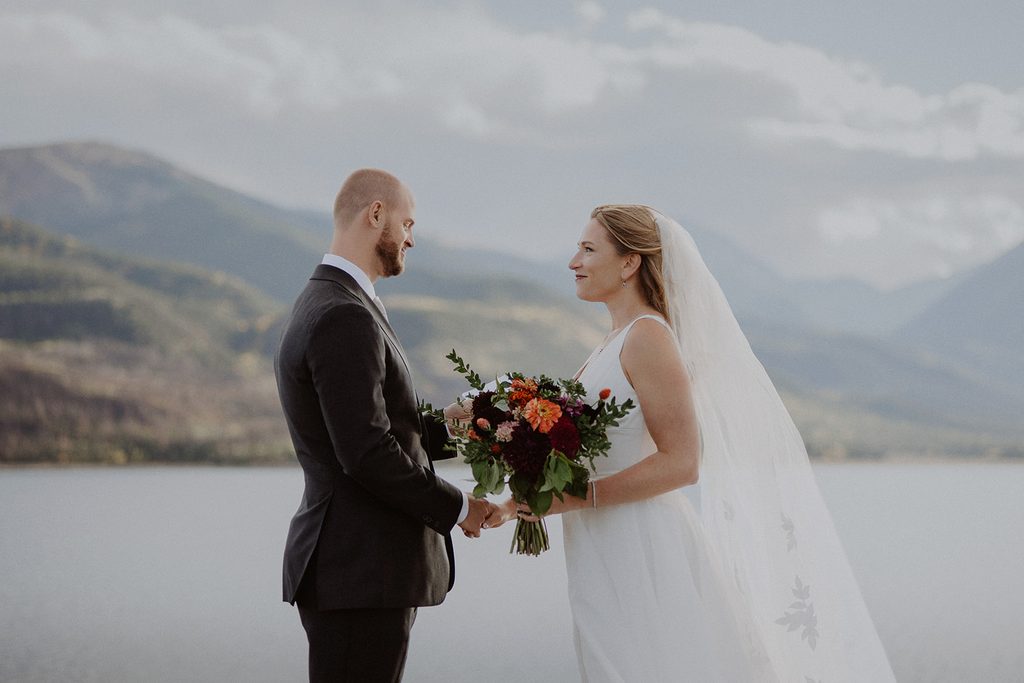 Bride and groom in Aspen, Colorado for their fall elopement