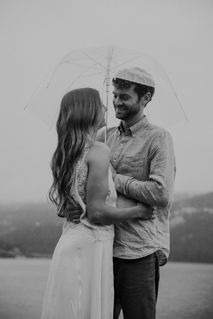 rainy wedding photos in Telluride, Colorado