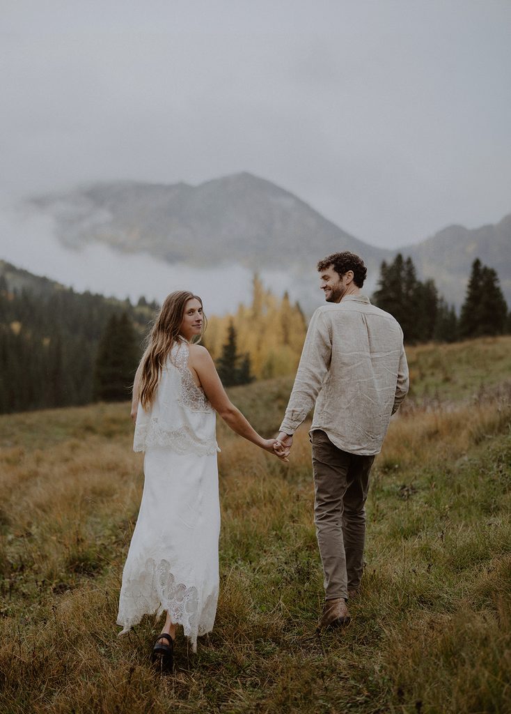 Cinematic and rainy wedding photos in the Colorado mountains