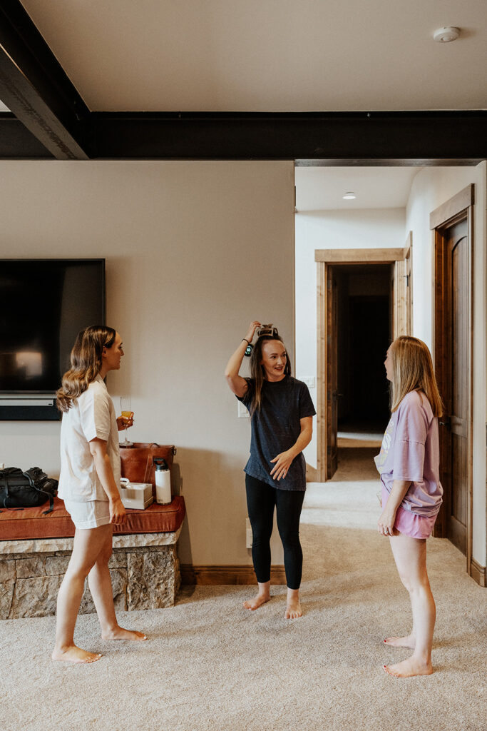 Bride and her family getting ready for her intimate Airbnb elopement at Northwoods in Breckenridge, Colorado 