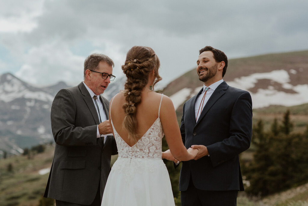 An intimate Hoosier Pass elopement ceremony in Colorado