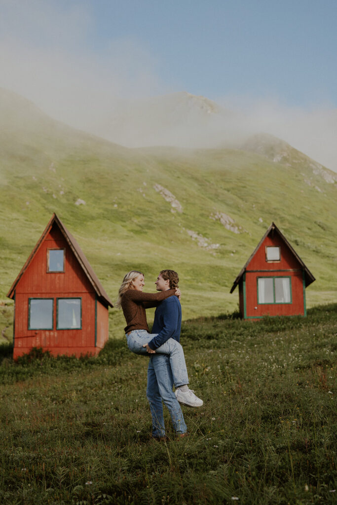 Couples photos in Hatcher Pass